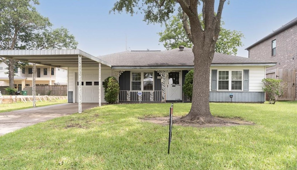 1726 Woodcrest Dr, Houston, TX 77018-5809