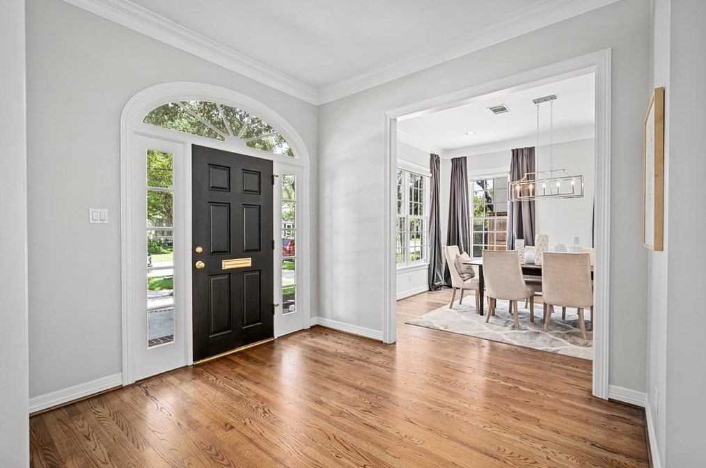 3927 Coleridge St, Houston, TX 77005-2835