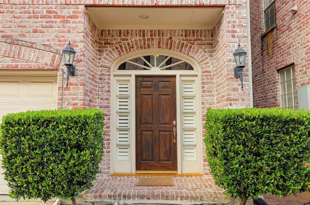 5835 Val Verde St, Houston, TX 77057