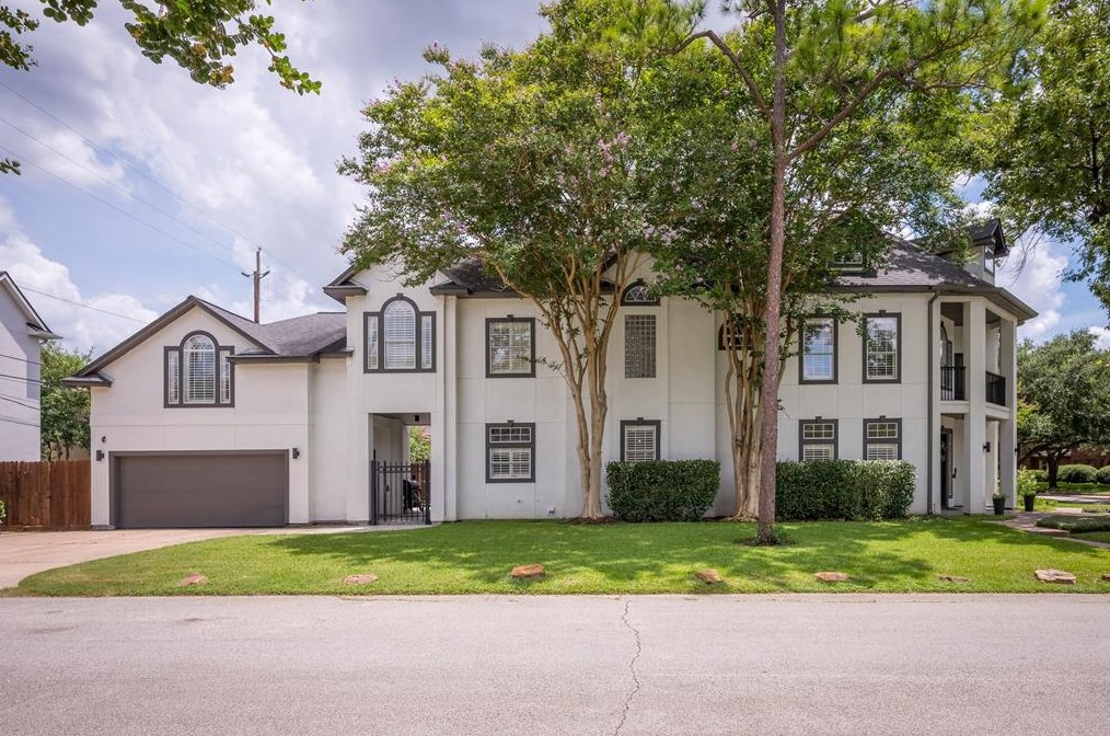 4824 Willow St, Bellaire, TX 77401