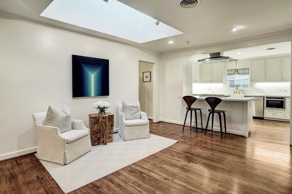 6230 Wickersham Ln, Houston TX  77056-4031 exterior