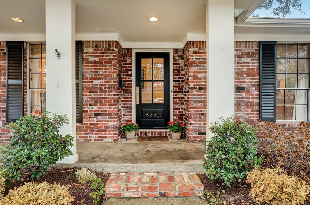 6230 Wickersham Ln, Houston TX  77057-4414 exterior