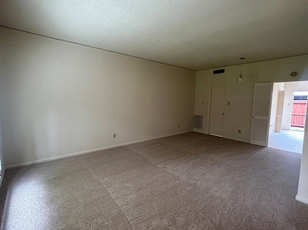 850 Threadneedle St, Houston TX  77079-2839 exterior