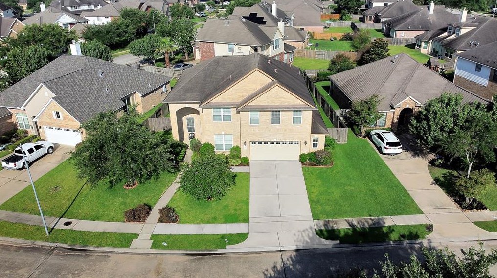 2114 Jurgensen Ln, Sugar Land, TX 77479