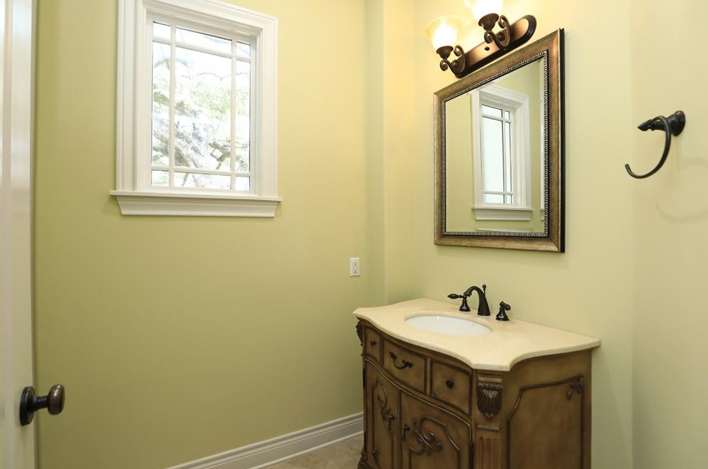 1180 Augusta Dr, Houston TX 77057-3106 exterior