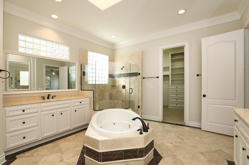 1180 Augusta Dr, Houston TX 77057-3106 exterior