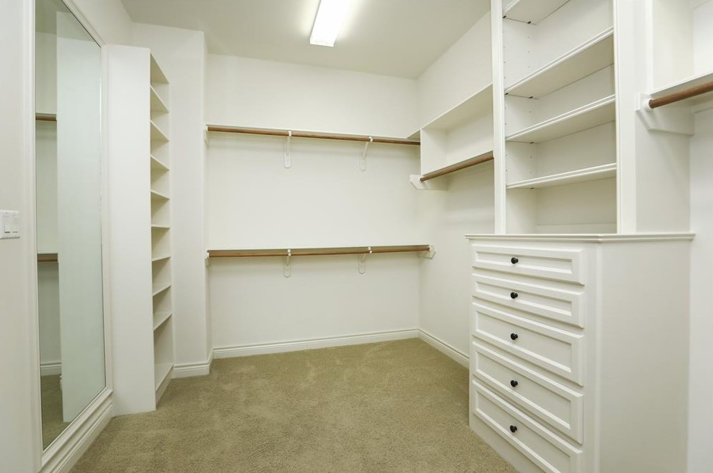 1180 Augusta Dr, Houston TX 77057-3106 exterior