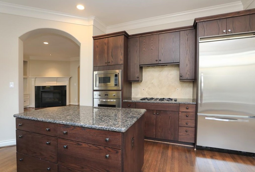 1180 Augusta Dr, Houston TX 77057-3106 exterior