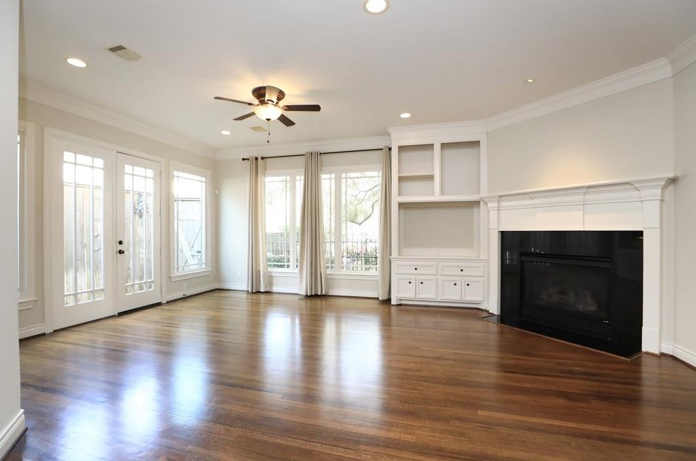 1180 Augusta Dr, Houston TX 77057-3106 exterior