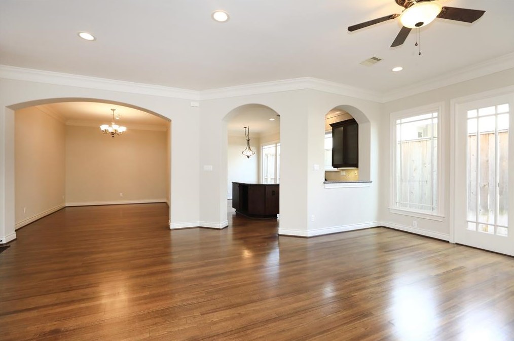 1180 Augusta Dr, Houston TX 77057-3106 exterior