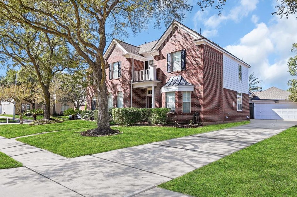 3230 Shadywind Dr, Houston, TX 77082