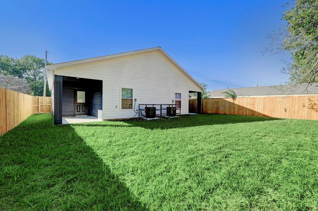 4907 Bostic St, Houston TX  77016-5829 exterior