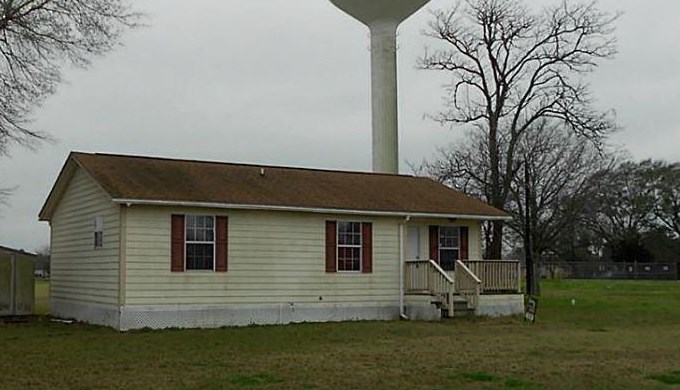 15 Main St, Hempstead, TX 77445