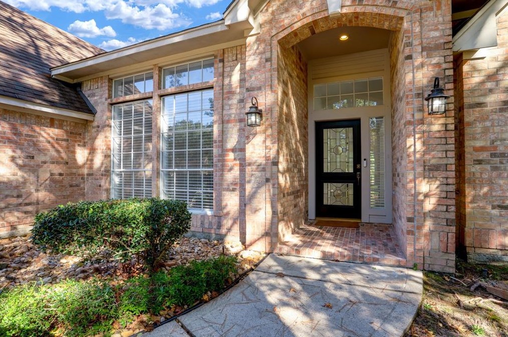 138 Summer Storm Pl, Spring, TX 77381