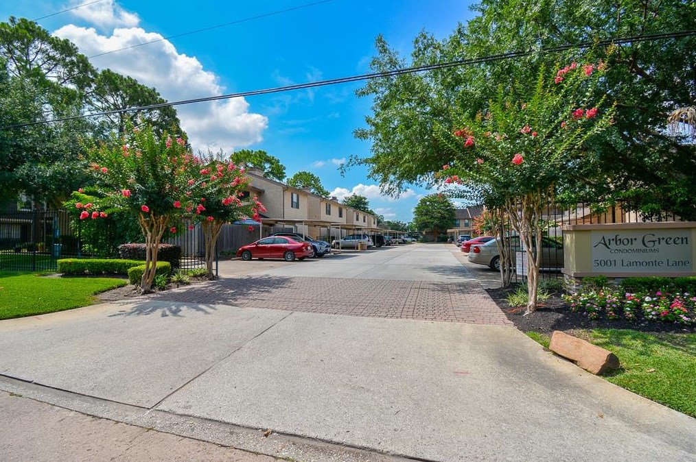 5001 Lamonte Ln, Houston, TX 77092-5653