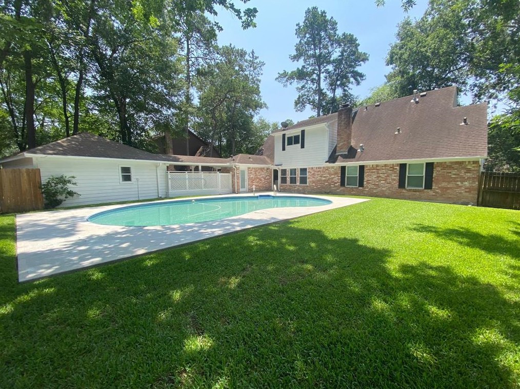 54 Huntsmans Horn Cir, Spring TX  77380-1418 exterior