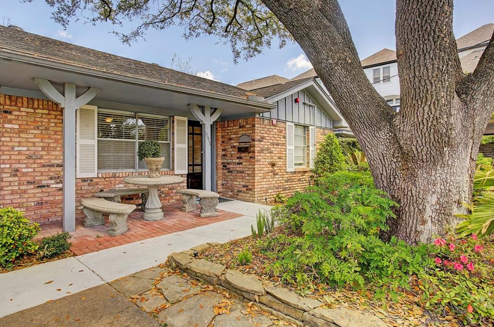 1145 W 21st St, Houston, TX 77008