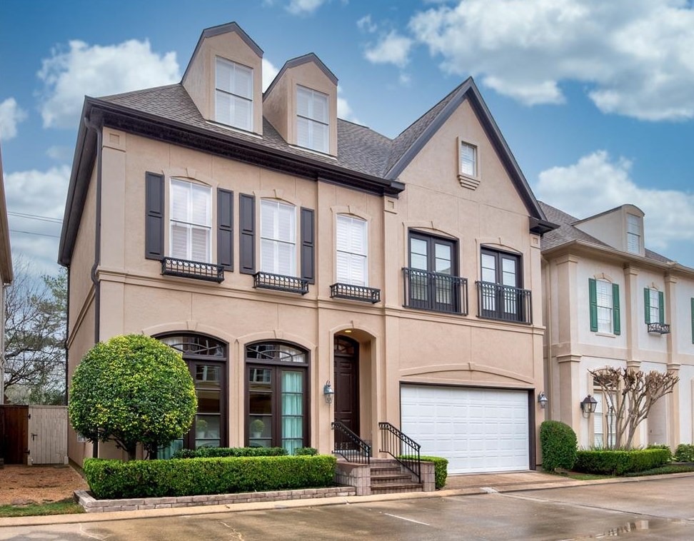 3222 Pemberton Circle Dr, Houston, TX 77025-4300