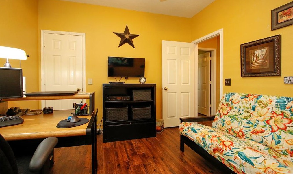 9823 Villa Dr, Houston TX  77061-2753 exterior