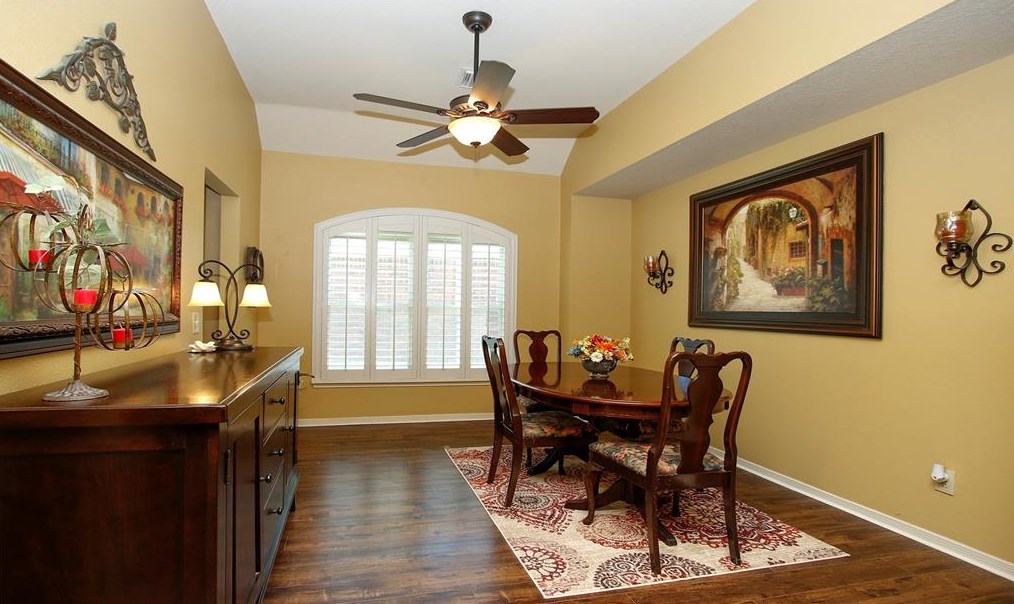 9823 Villa Dr, Houston TX  77061-2753 exterior