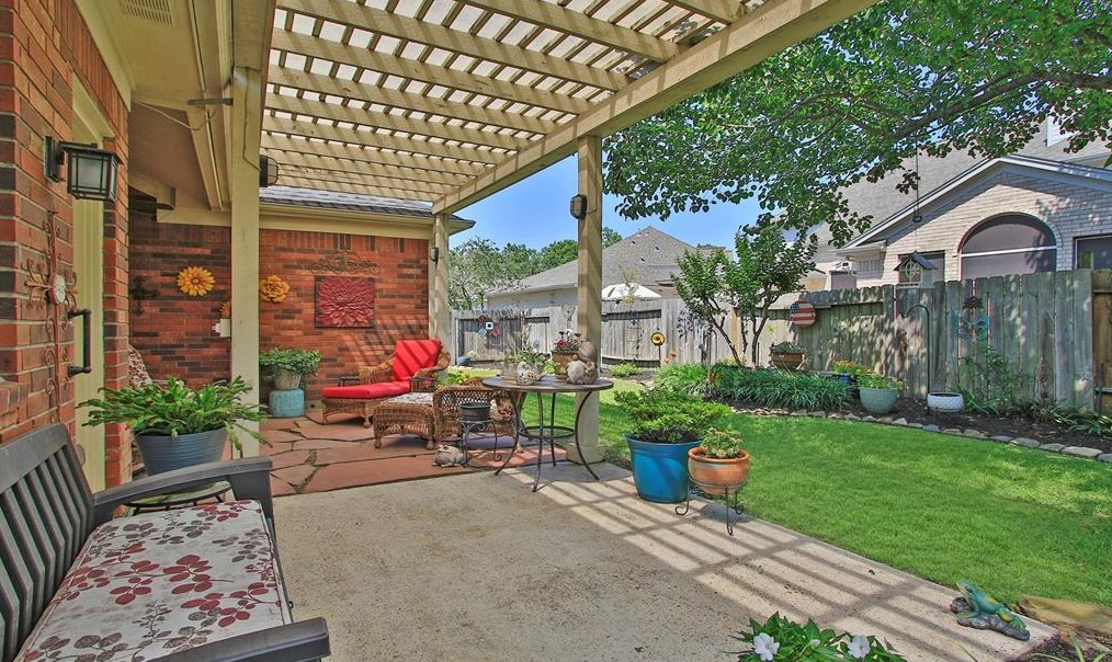 9823 Villa Dr, Houston TX  77061-2753 exterior