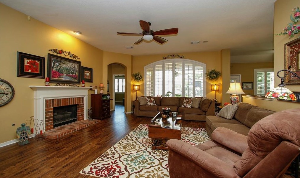 9823 Villa Dr, Houston TX  77061-2753 exterior