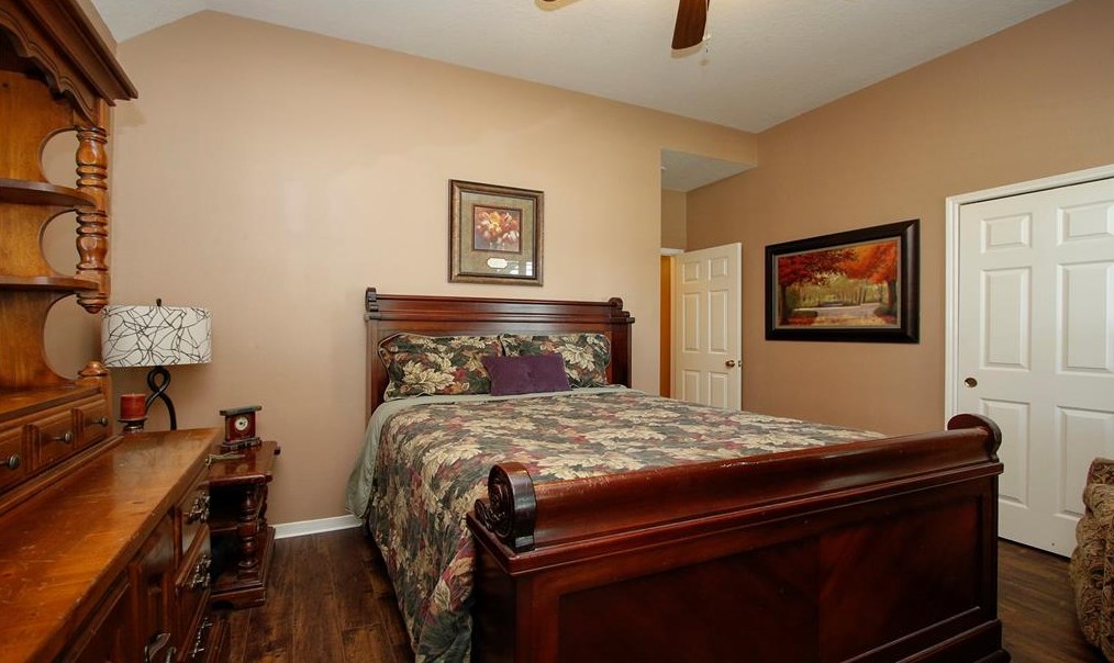 9823 Villa Dr, Houston TX  77061-2753 exterior