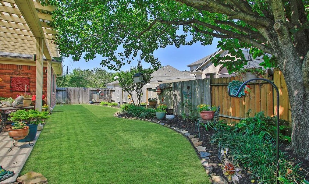 9823 Villa Dr, Houston TX  77061-2753 exterior