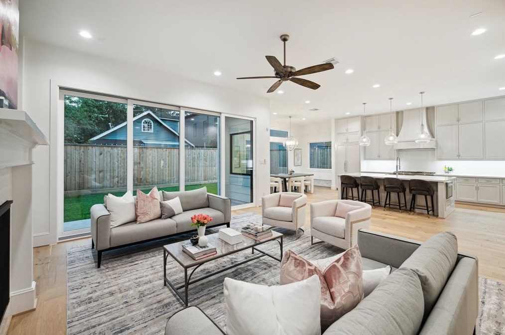 1119 Willard St, Houston TX  77006-1348 exterior
