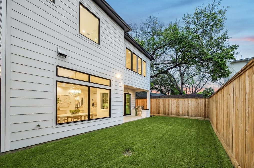 1119 Willard St, Houston TX  77006-1348 exterior