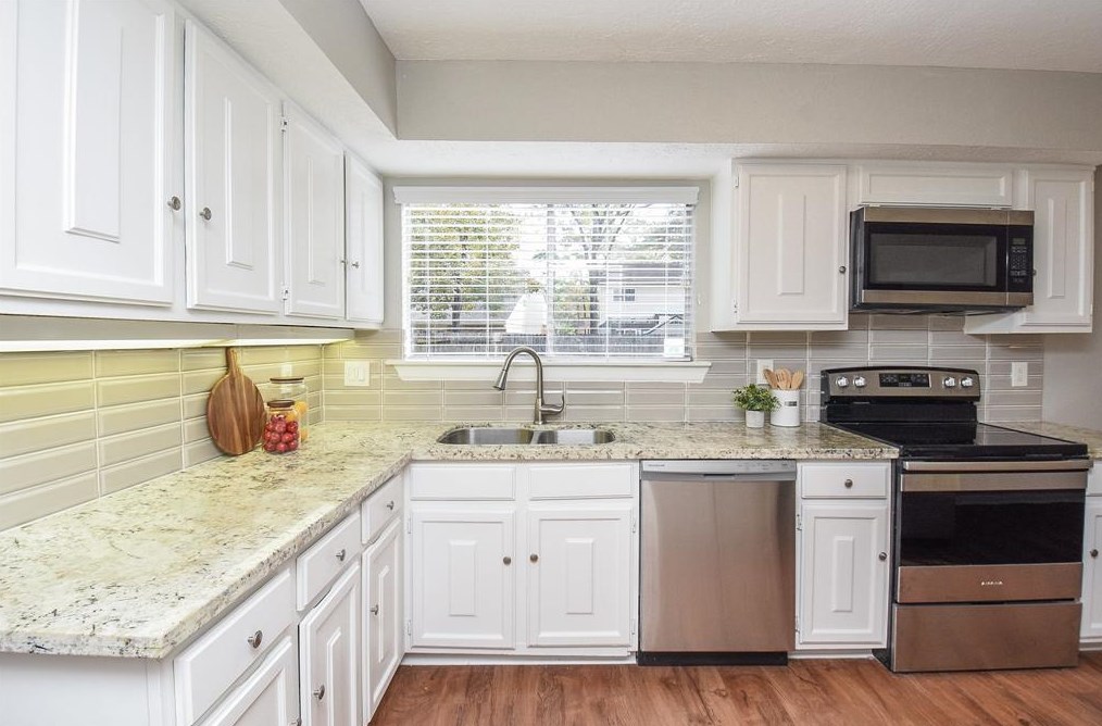 4 Basal Briar Ct, Spring, TX 77381