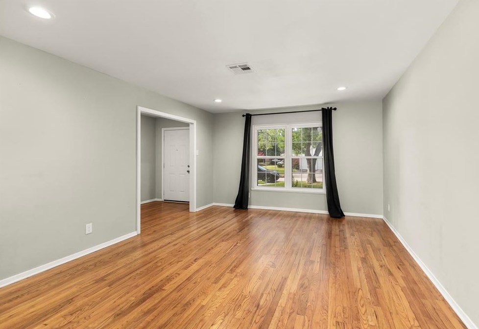 5530 Burlinghall Dr, Houston, TX 77035