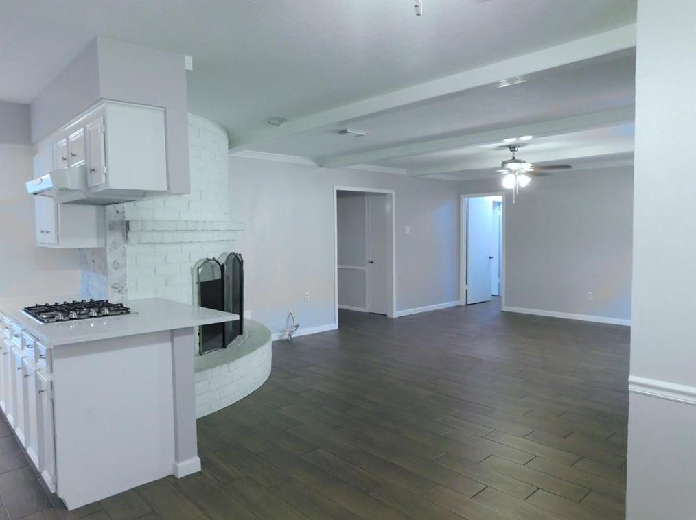 5803 Pinewood Springs Dr, Houston TX  77066-2724 exterior