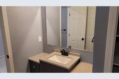 806 Jefferson Avenue #806 C, Cleveland, TX 77327 - Photo 6