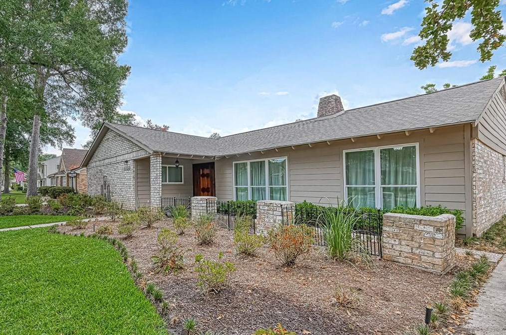 11210 Ash Crk Dr, Houston TX  exterior