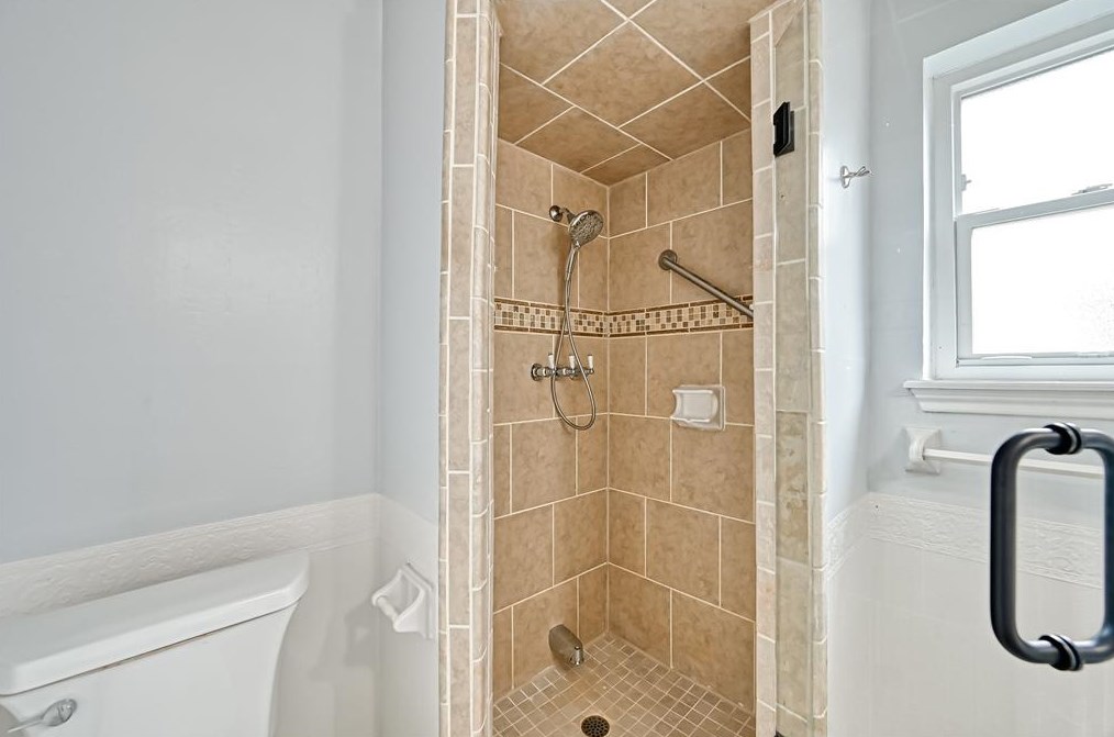 11210 Ash Crk Dr, Houston TX  exterior