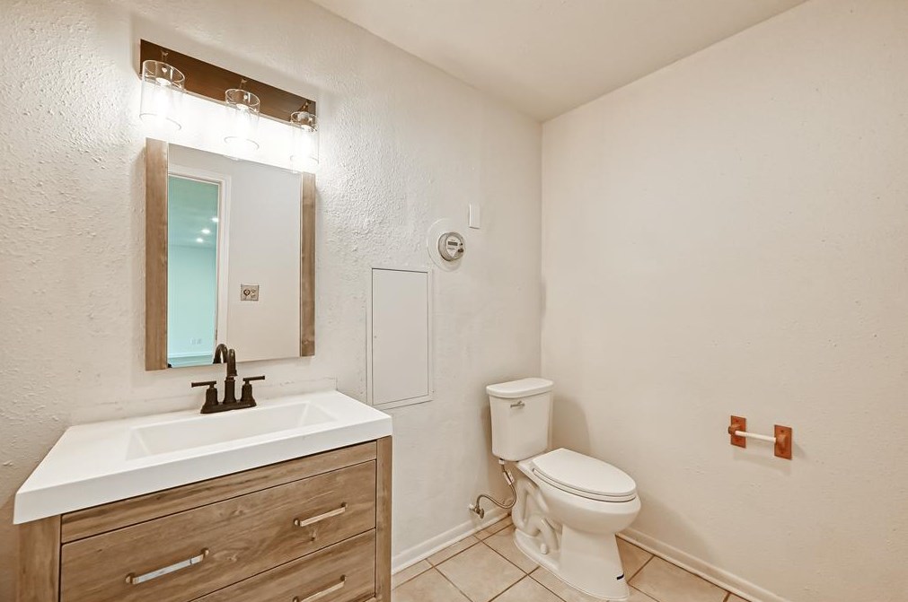 11210 Ash Crk Dr, Houston TX  exterior