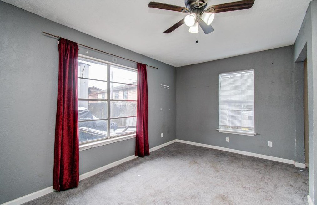 2125 Aldine Bender Rd, Houston TX 77032-4517 exterior