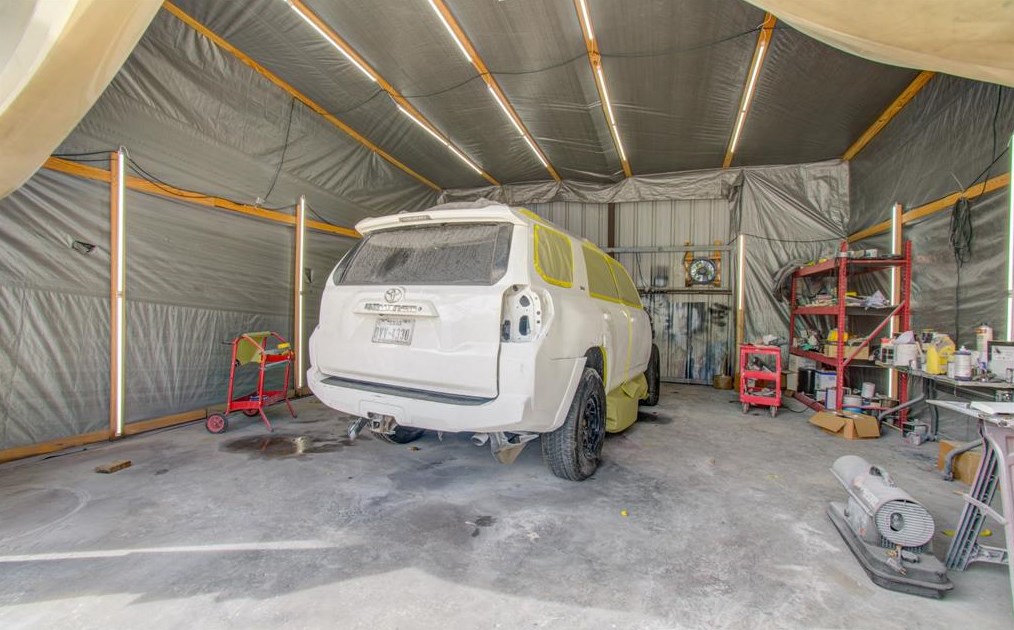 2125 Aldine Bender Rd, Houston TX 77032-4517 exterior