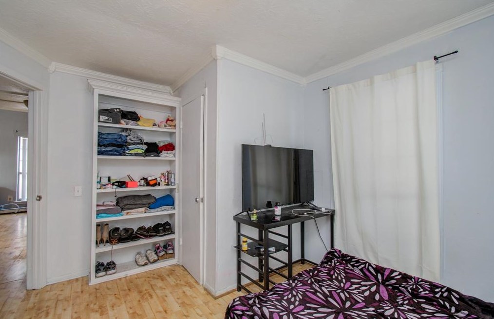 2125 Aldine Bender Rd, Houston TX 77032-4517 exterior