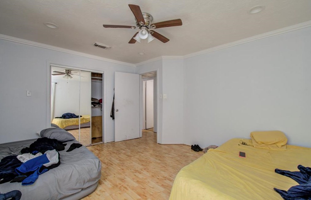 2125 Aldine Bender Rd, Houston TX 77032-4517 exterior