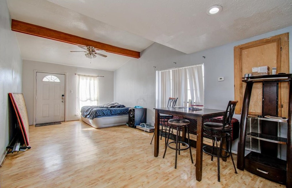 2125 Aldine Bender Rd, Houston TX 77032-4517 exterior