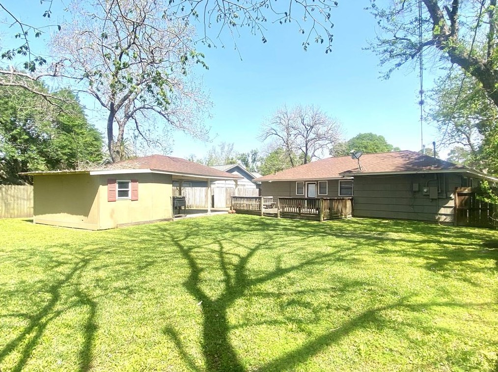 120 Palm Ln, Richwood, TX 77566-5423