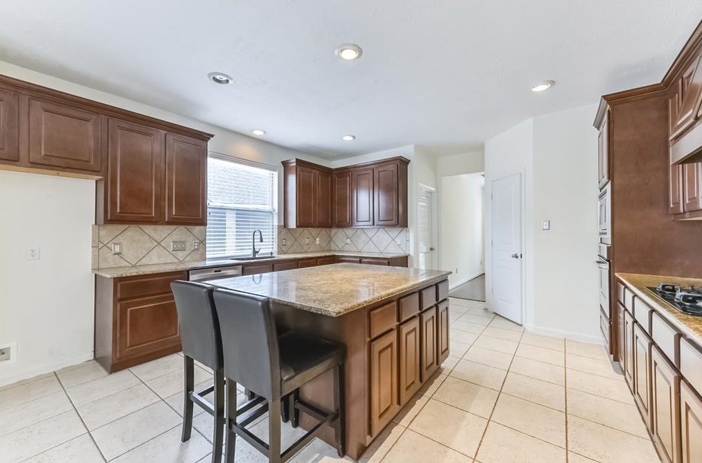 6523 Costa Sienna Ln, Houston, TX 77041-6233