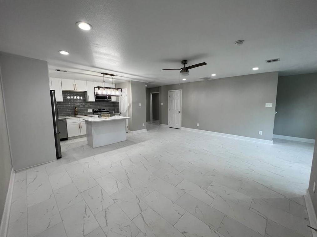 5763 Easthampton Dr # C, Houston, TX