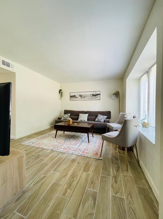 11002 Hammerly Blvd, Houston, TX 77043-1900