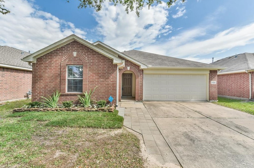 10426 Iris Lake Ct, Houston, TX 77070