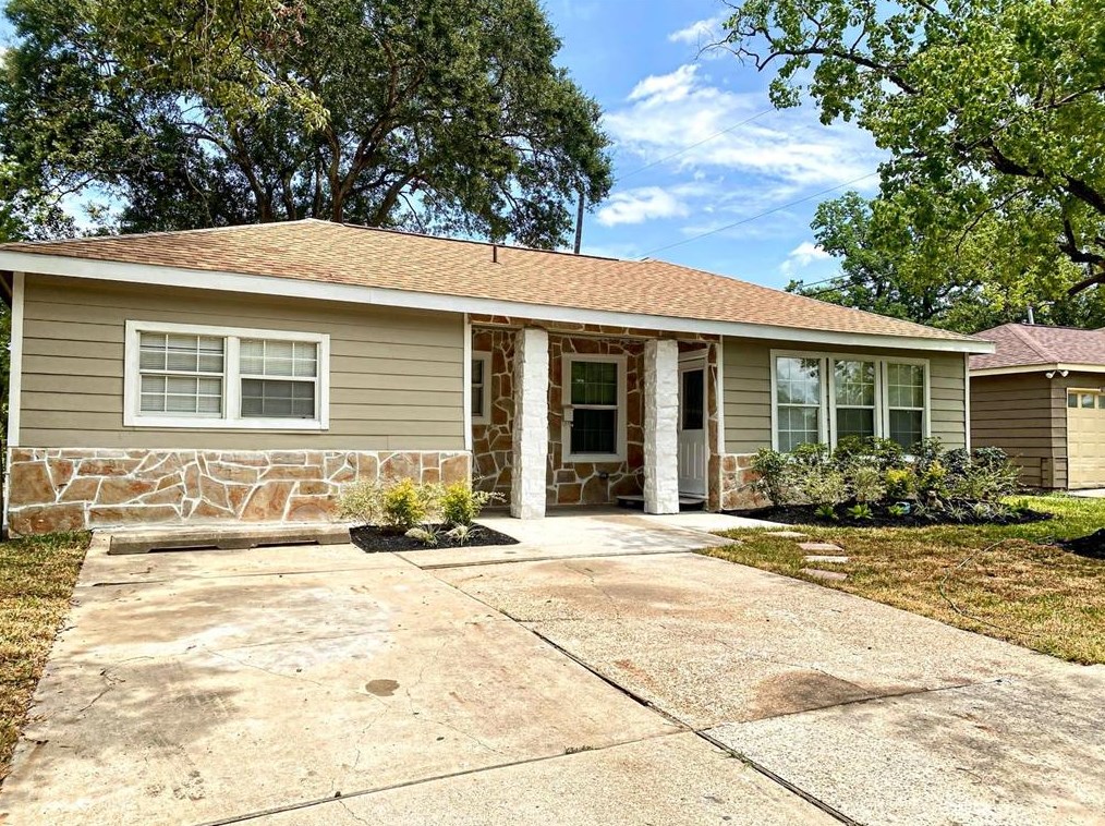1603 Locust St, Pasadena, TX 77502-1524