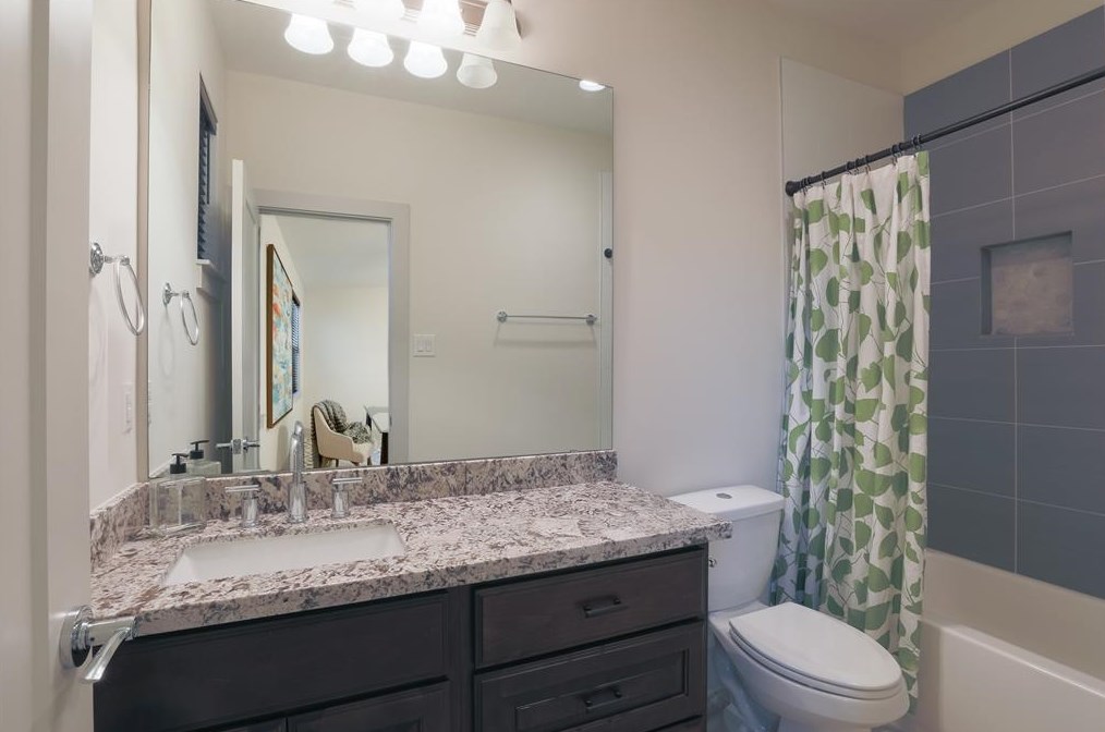 1818 Wichita St, Houston TX 77004-5953 exterior