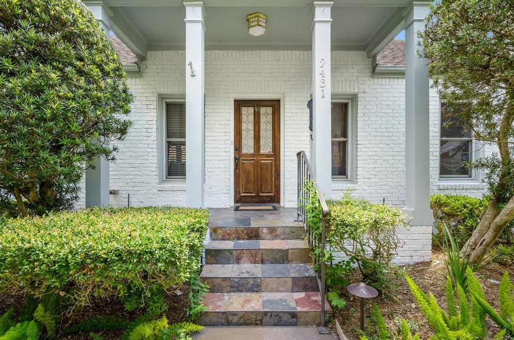 2431 Addison Rd, Houston, TX 77030-1809